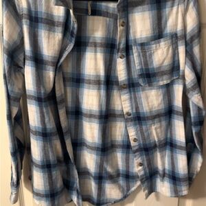 Universal Thread Blue and White Plaid Button-Down Shirt